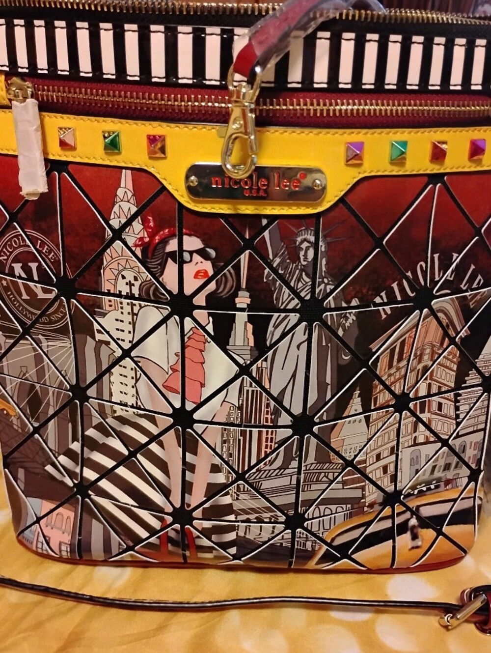 NEW! Nicole Lee Yellow, Red & Black City-Print Shoulder Bag. 🌇🌇